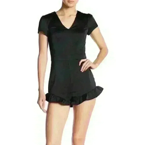 NEW! Bebe Women’s 10 V-Neck Ruffle Romper NWT $119 - Picture 1 of 3